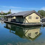 Campsite Glamping Rhederlaagse Meren *