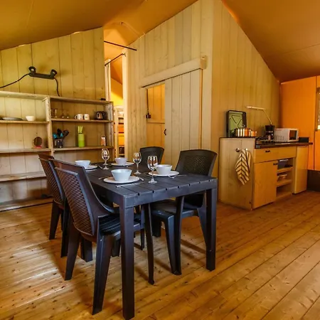 Campsite Glamping Rhederlaagse Meren Lathum