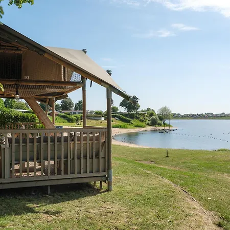 Glamping Rhederlaagse Meren 营地 Lathum